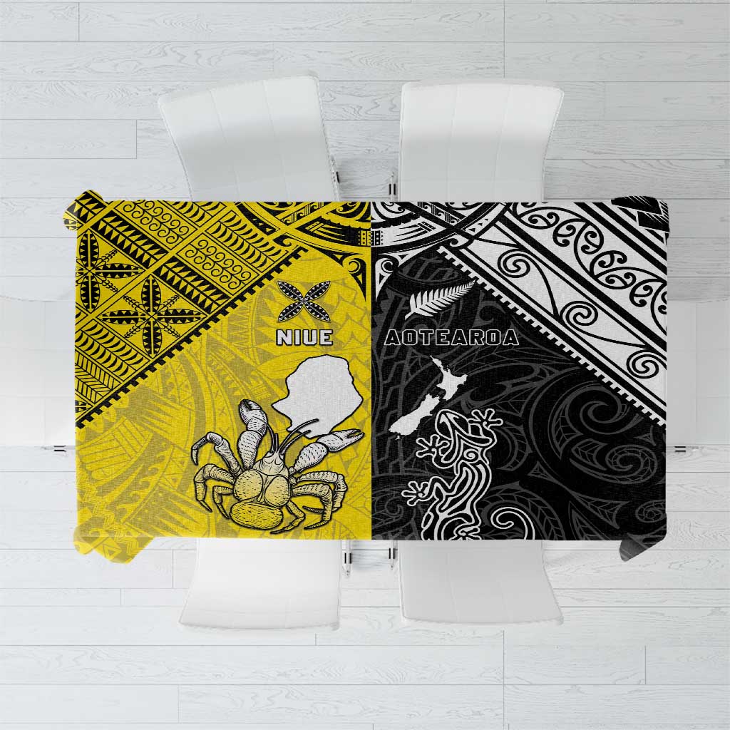 New Zealand Maori And Niue Hiapo Tablecloth Lizard And Coconut Crab Together LT05 Yellow - Polynesian Pride
