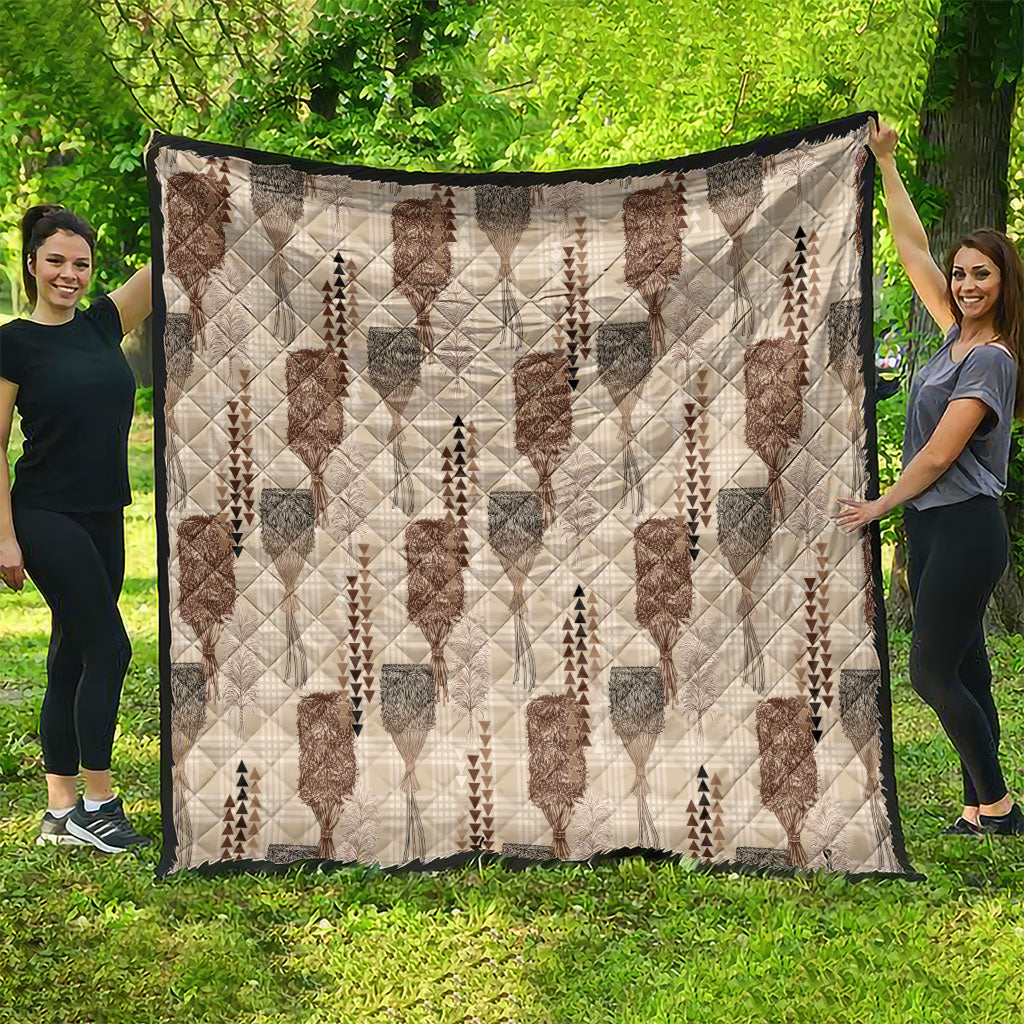 Aloha Hawaii Vintage Kahili Pa'a Lima Quilt Palaka Print Cozy Beige