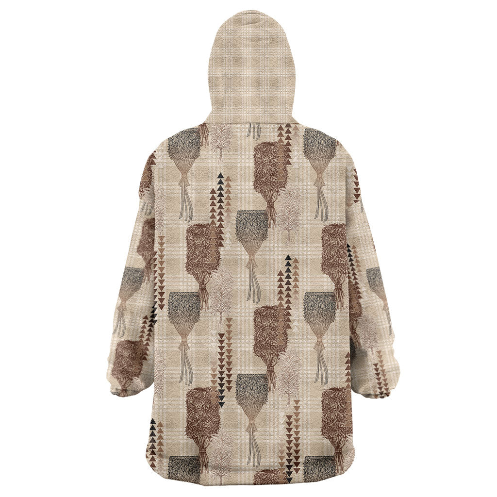 Aloha Hawaii Vintage Kahili Pa'a Lima Wearable Blanket Hoodie Palaka Print Cozy Beige
