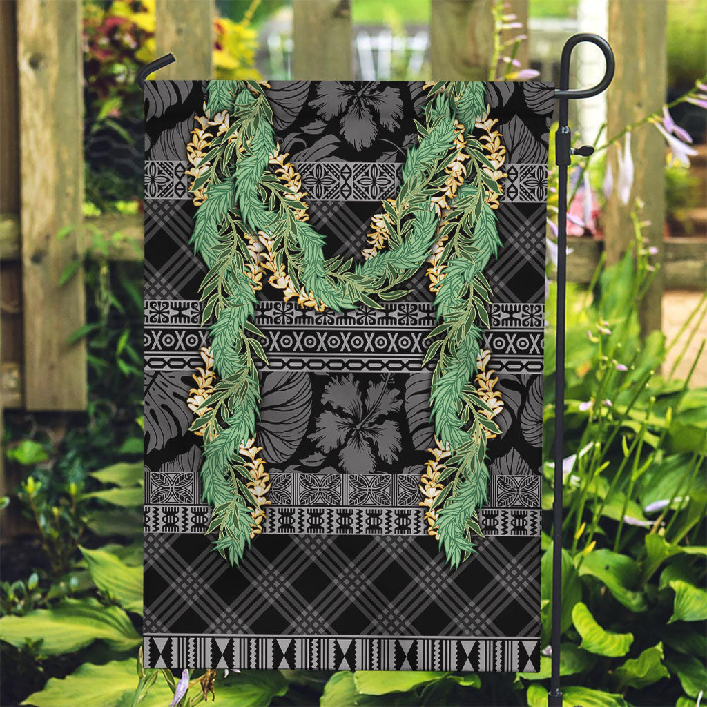 Hawai'i Paniolo Maile Twisted Lei Garden Flag Obsidian Black LT7 Garden Flag Black - Polynesian Pride