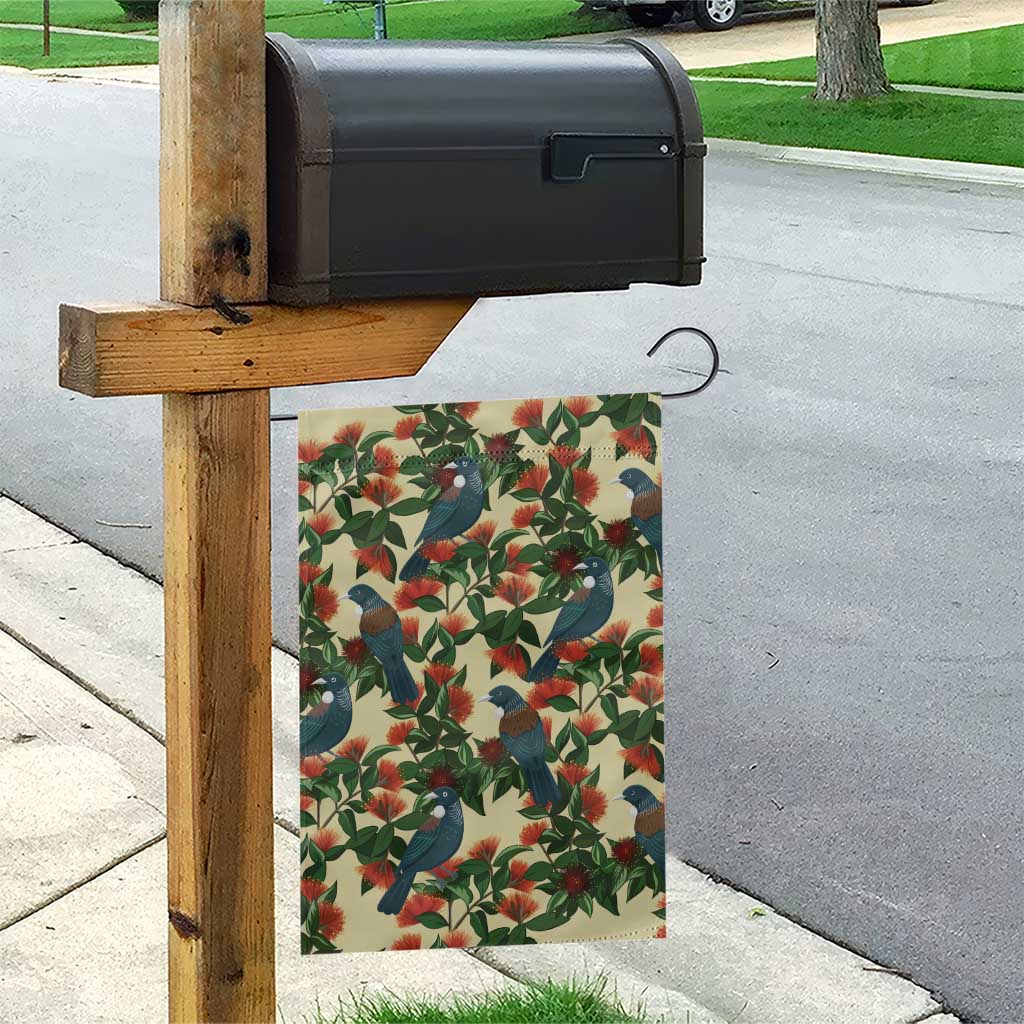 New Zealand Christmas Garden Flag Romantic Tui Birds on Pohutukawa - Ivory - Polynesian Pride