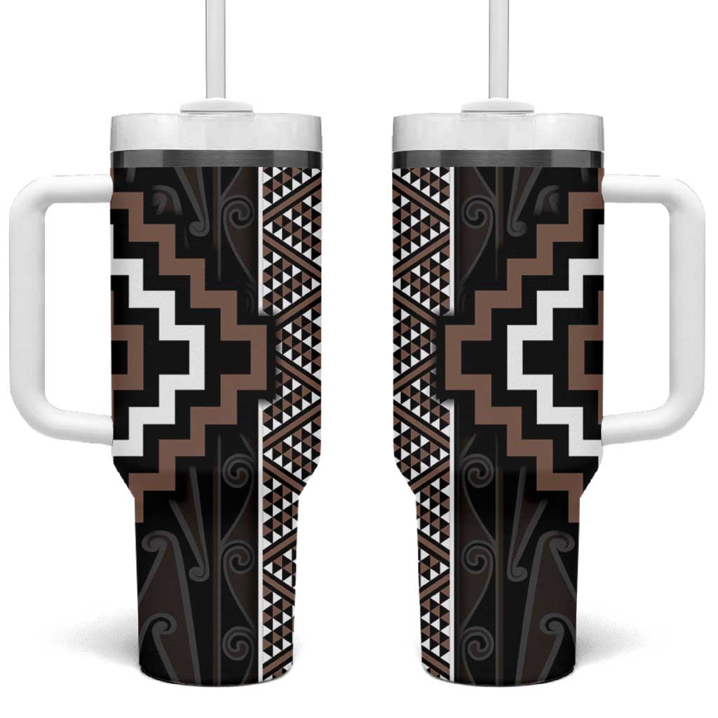 Classic Tukutuku Pattern Aotearoa Tumbler With Handle Niho Taniwha and Puhoro Motifs LT7 One Size: 40 oz Brown - Polynesian Pride