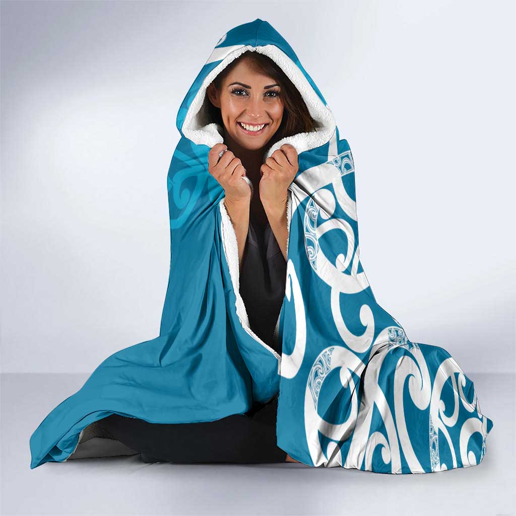 Azure Blue Maori Hooded Blanket Koru Kowhaiwhai LT7 - Polynesian Pride