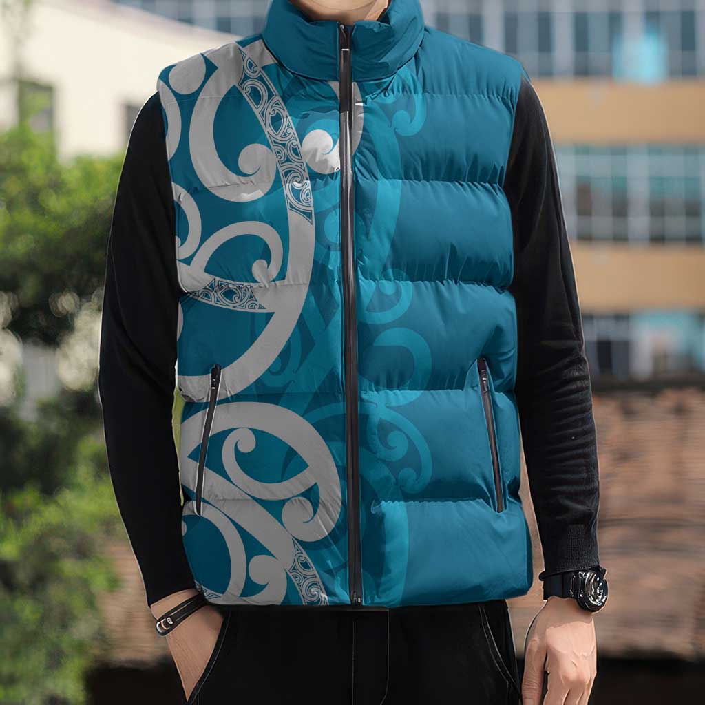 Azure Blue Maori Sleeveless Puffer Jacket Koru Kowhaiwhai LT7 - Polynesian Pride