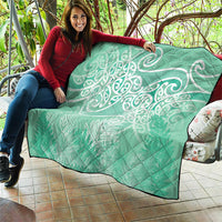 Aotearoa Maori Koru Curves Quilt Silver Ferns - Mint LT7 - Polynesian Pride