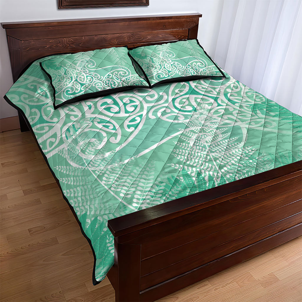 Aotearoa Maori Koru Curves Quilt Bed Set Silver Ferns - Mint LT7 - Polynesian Pride