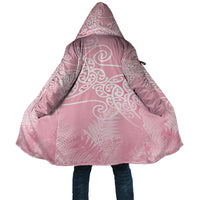 Aotearoa Maori Koru Curves Cloak Silver Ferns - Rose Pink LT7 Unisex Pink - Polynesian Pride
