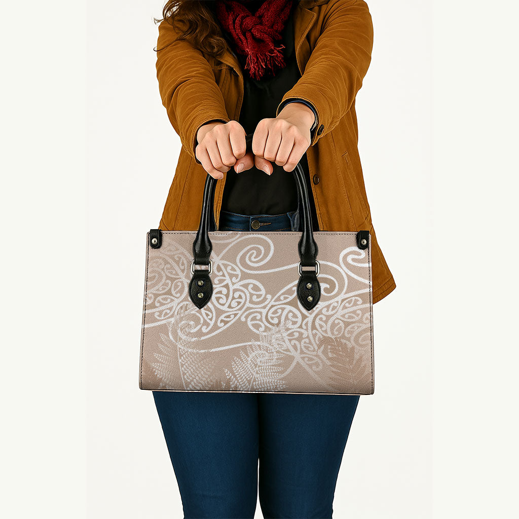 Aotearoa Maori Koru Curves Leather Bag Silver Ferns - Mocha LT7 - Polynesian Pride