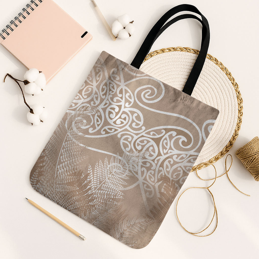 Aotearoa Maori Koru Curves Tote Bag Silver Ferns - Mocha LT7 Black Strap One Size Beige - Polynesian Pride