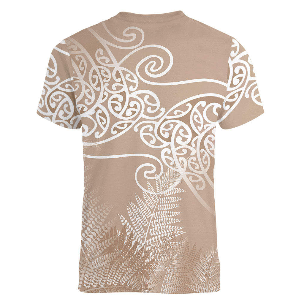 Aotearoa Maori Koru Curves Women V-Neck T-Shirt Silver Ferns - Mocha LT7 - Polynesian Pride