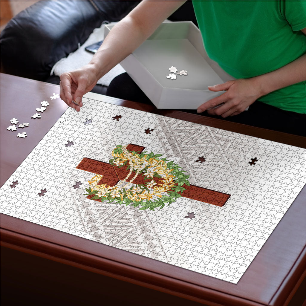 Hawaii Ka Pule a ka Haku Memorial Puzzle Flower Lei Cross - Ivory White LT7 - Polynesian Pride