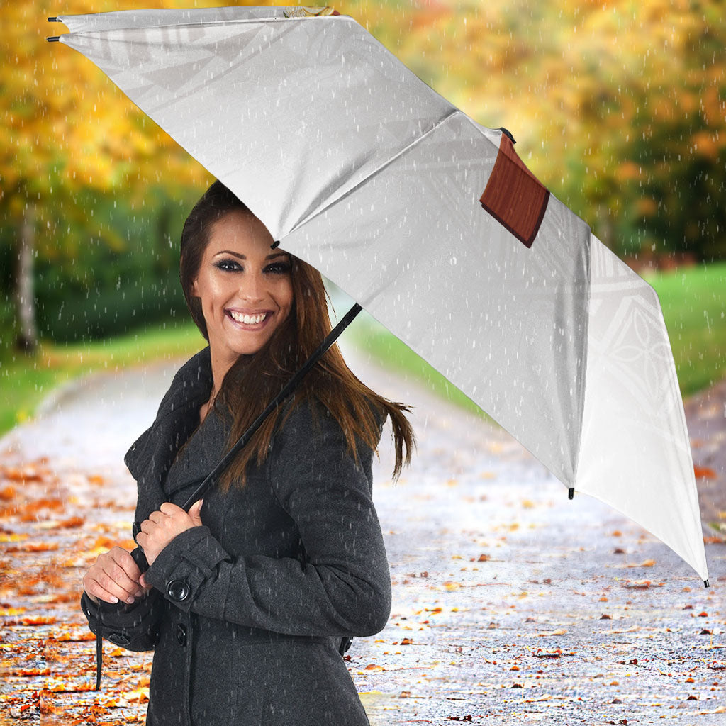 Hawaii ⁠Ka Pule a ka Haku Memorial Umbrella Flower Lei Cross - Ivory White