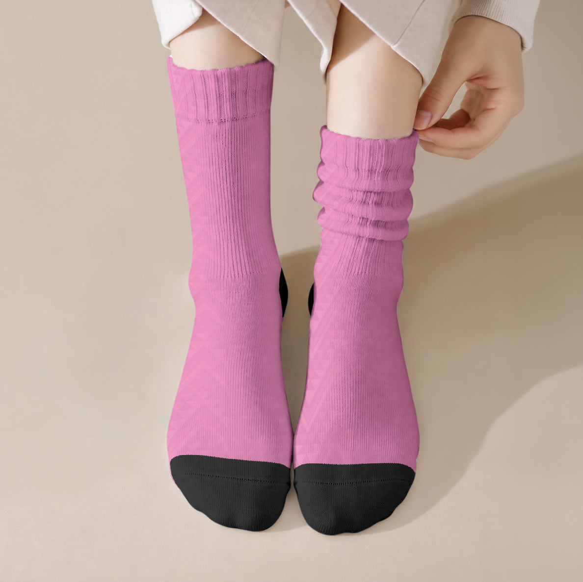 New Zealand Ta Moko Silver Fern Pink Crew Socks Taniko Taniwha Motifs LT7 Crew Socks Pink - Polynesian Pride