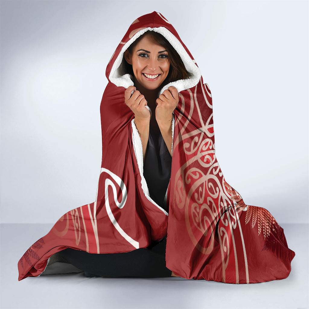 Aotearoa Maori Koru Curves Hooded Blanket Silver Ferns - Crimson Red LT7 - Polynesian Pride