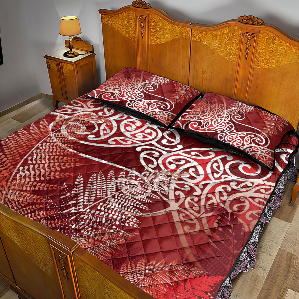 Aotearoa Maori Koru Curves Quilt Bed Set Silver Ferns - Crimson Red LT7 - Polynesian Pride