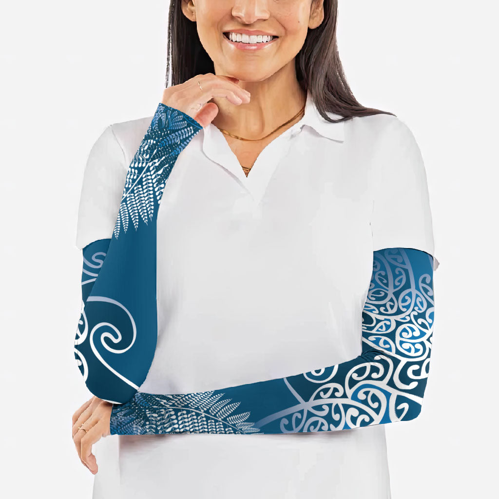 Aotearoa Maori Koru Curves Arm Sleeves Silver Ferns - Navy Blue LT7 - Polynesian Pride