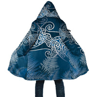 Aotearoa Maori Koru Curves Cloak Silver Ferns - Navy Blue LT7 Unisex Navy Blue - Polynesian Pride