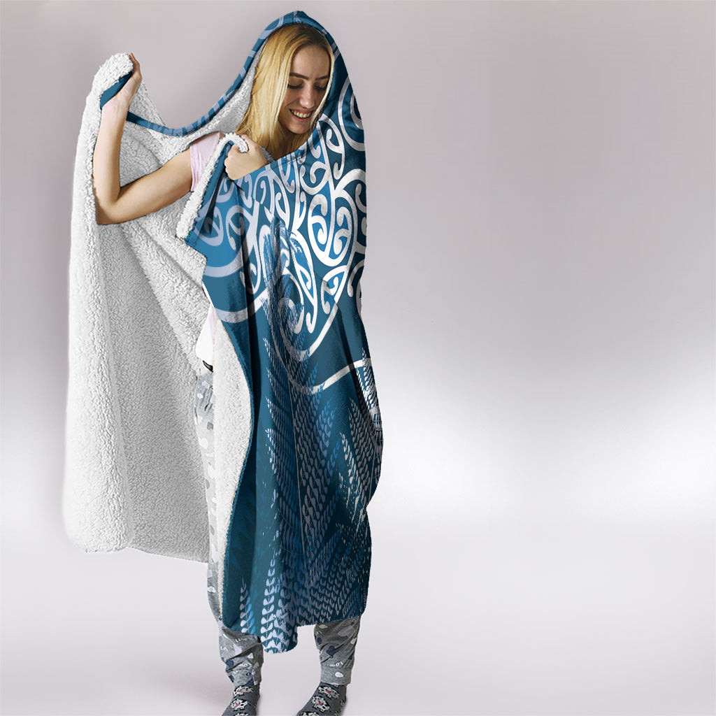Aotearoa Maori Koru Curves Hooded Blanket Silver Ferns - Navy Blue LT7 - Polynesian Pride