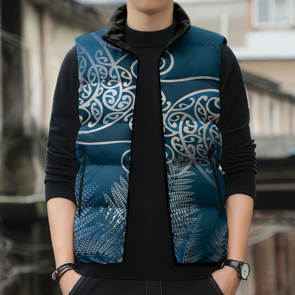 Aotearoa Maori Koru Curves Sleeveless Puffer Jacket Silver Ferns - Navy Blue LT7 - Polynesian Pride