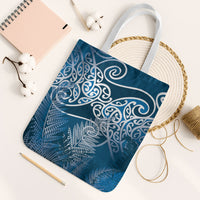 Aotearoa Maori Koru Curves Tote Bag Silver Ferns - Navy Blue LT7 White Strap One Size Navy Blue - Polynesian Pride