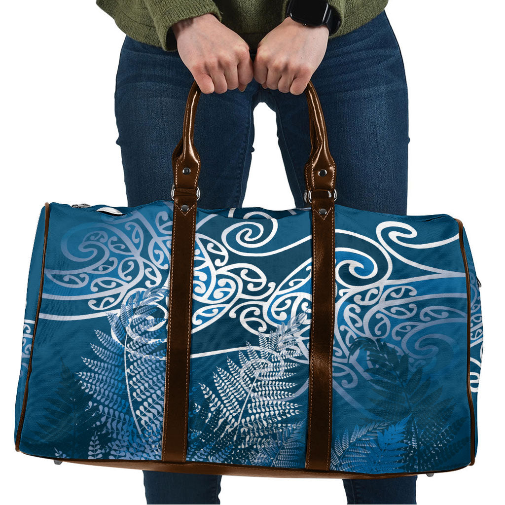 Aotearoa Maori Koru Curves Travel Bag Silver Ferns - Navy Blue LT7 Navy Blue - Polynesian Pride