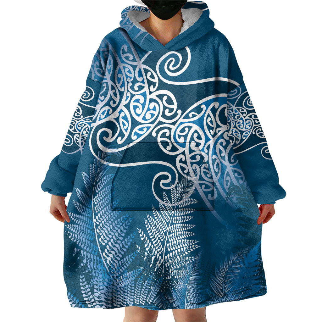 Aotearoa Maori Koru Curves Wearable Blanket Hoodie Silver Ferns - Navy Blue LT7 - Polynesian Pride