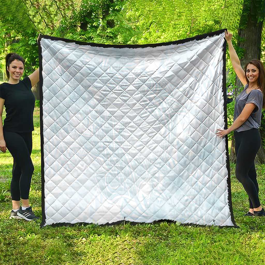 Polynesia Quilt Sharks Duo Tropical Off White