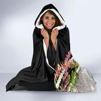 Hawaii Mokihana Mix Pikake Leis Mahalo 'Olelo Hooded Blanket Black LT7 - Polynesian Pride