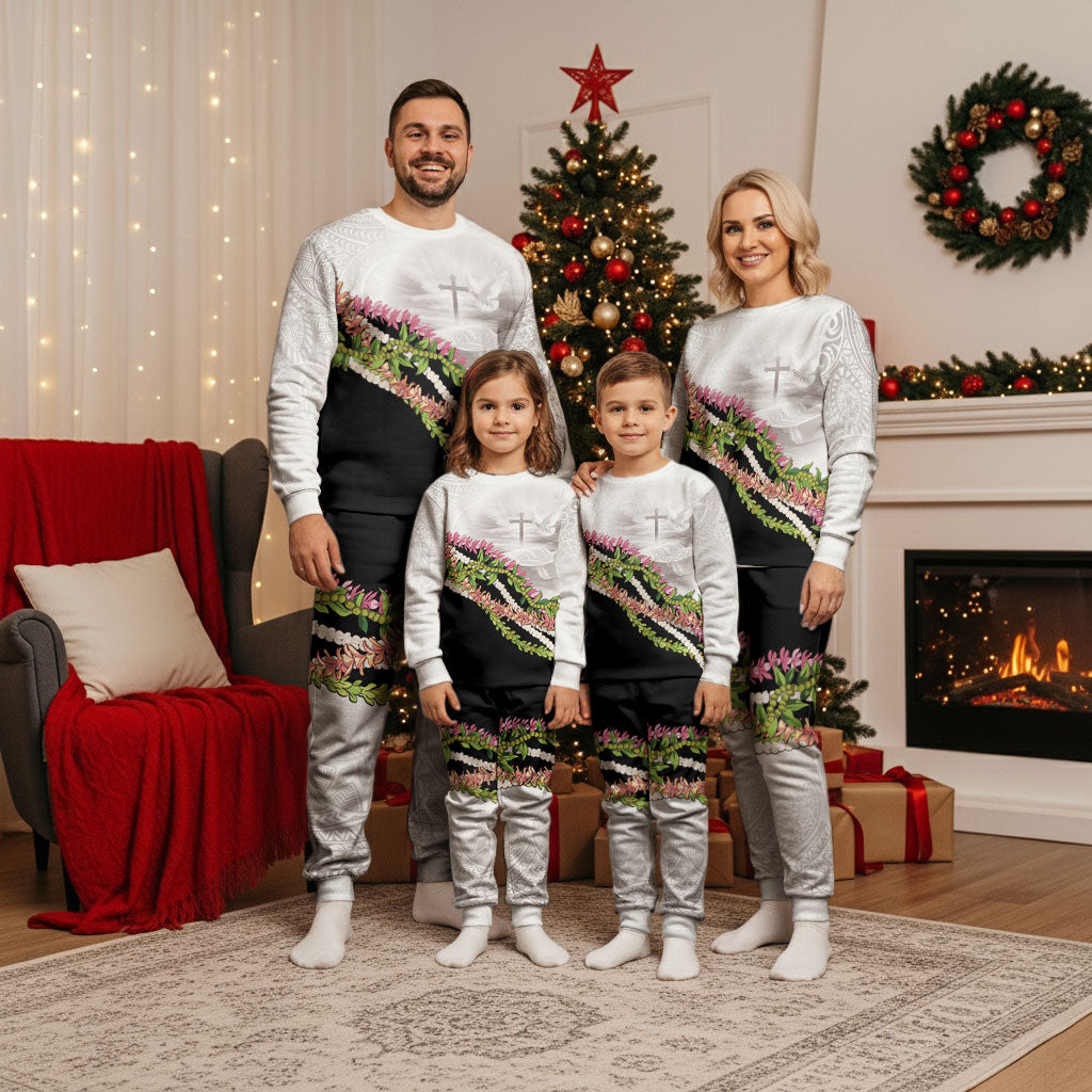 Hawaii Mokihana Mix Pikake Leis Mahalo 'Olelo Christmas Pajama Set White Tapa