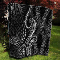 Polynesia Plumeria Lei Quilt Black Curves Motif