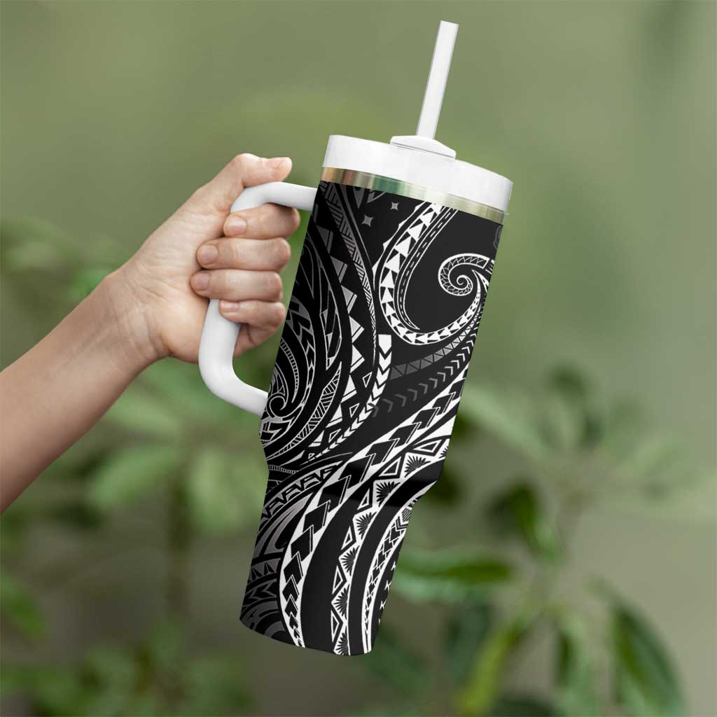 Polynesia Plumeria Lei Tumbler With Handle Black Curves Motif
