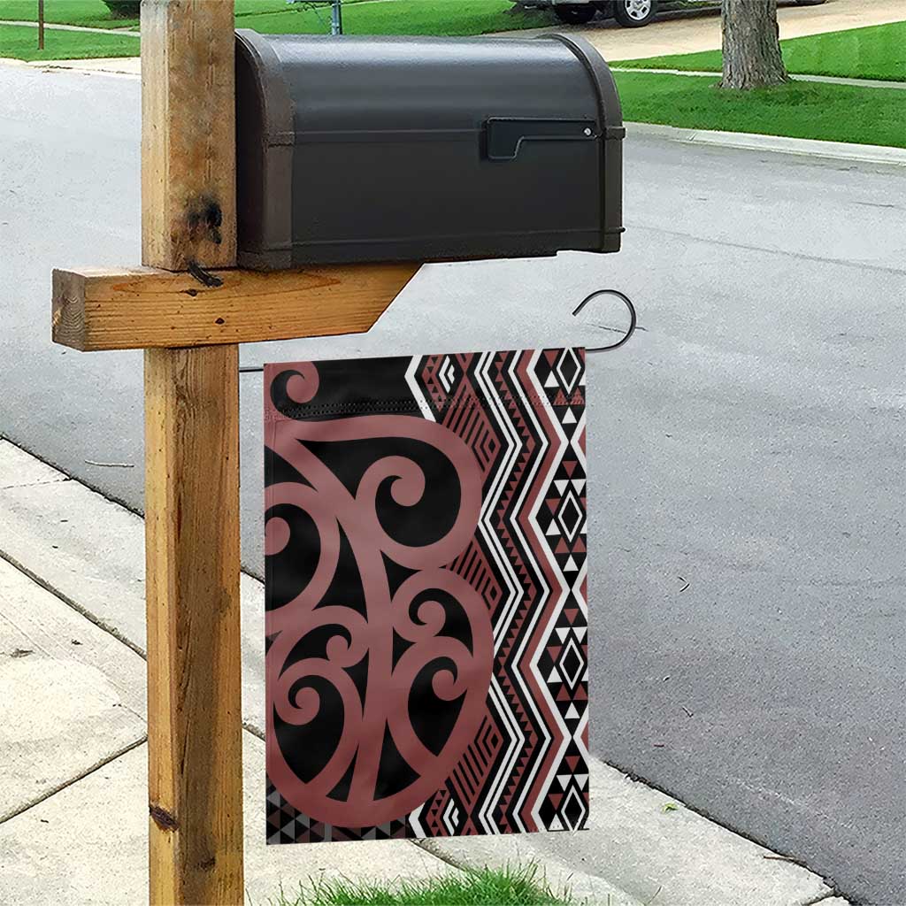 Maori Taniko Patterns Garden Flag Brown Patiki Motifs Mix Whakairo Ngaru LT7 - Polynesian Pride