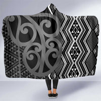 Maori Taniko Patterns Hooded Blanket Black Patiki Motifs Mix Whakairo Ngaru LT7 One Size Black - Polynesian Pride
