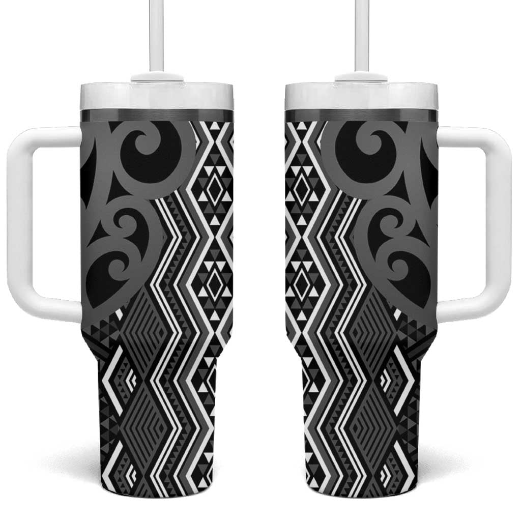 Maori Taniko Patterns Tumbler With Handle Black Patiki Motifs Mix Whakairo Ngaru LT7 One Size: 40 oz Black - Polynesian Pride