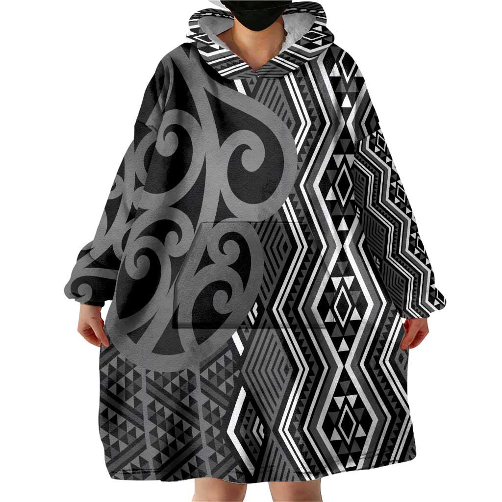 Maori Taniko Patterns Wearable Blanket Hoodie Black Patiki Motifs Mix Whakairo Ngaru LT7 - Polynesian Pride