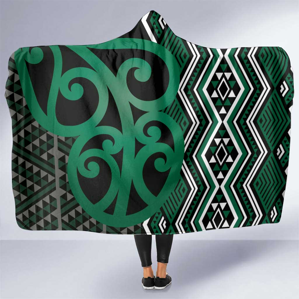 Maori Taniko Patterns Hooded Blanket Pounamu Patiki Motifs Mix Whakairo Ngaru LT7 One Size Green - Polynesian Pride