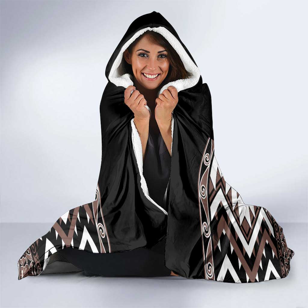 Personalised Taniko Motifs Aotearoa Hooded Blanket Waitangi Kowhaiwhai Kiwi - Mocha LT7 - Polynesian Pride
