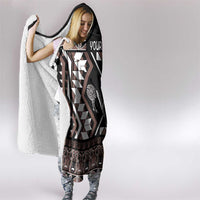 Personalised Taniko Motifs Aotearoa Hooded Blanket Waitangi Kowhaiwhai Kiwi - Mocha LT7 - Polynesian Pride