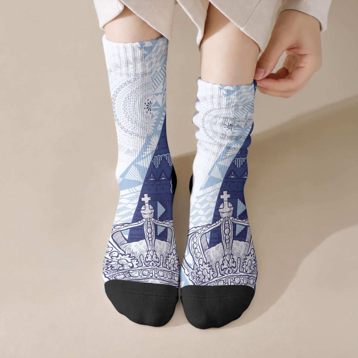 Queen Victoria School Fiji Vulinitu Verata House Crew Socks Masi Tapa LT7 Crew Socks Blue - Polynesian Pride