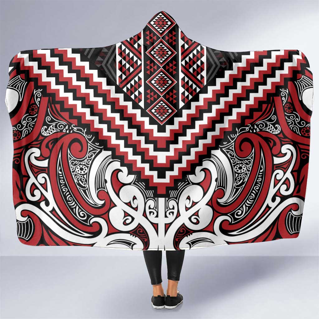 Maori Tukutuku Taniko Motifs Hooded Blanket Red Poutama Mix Kowhaiwhai