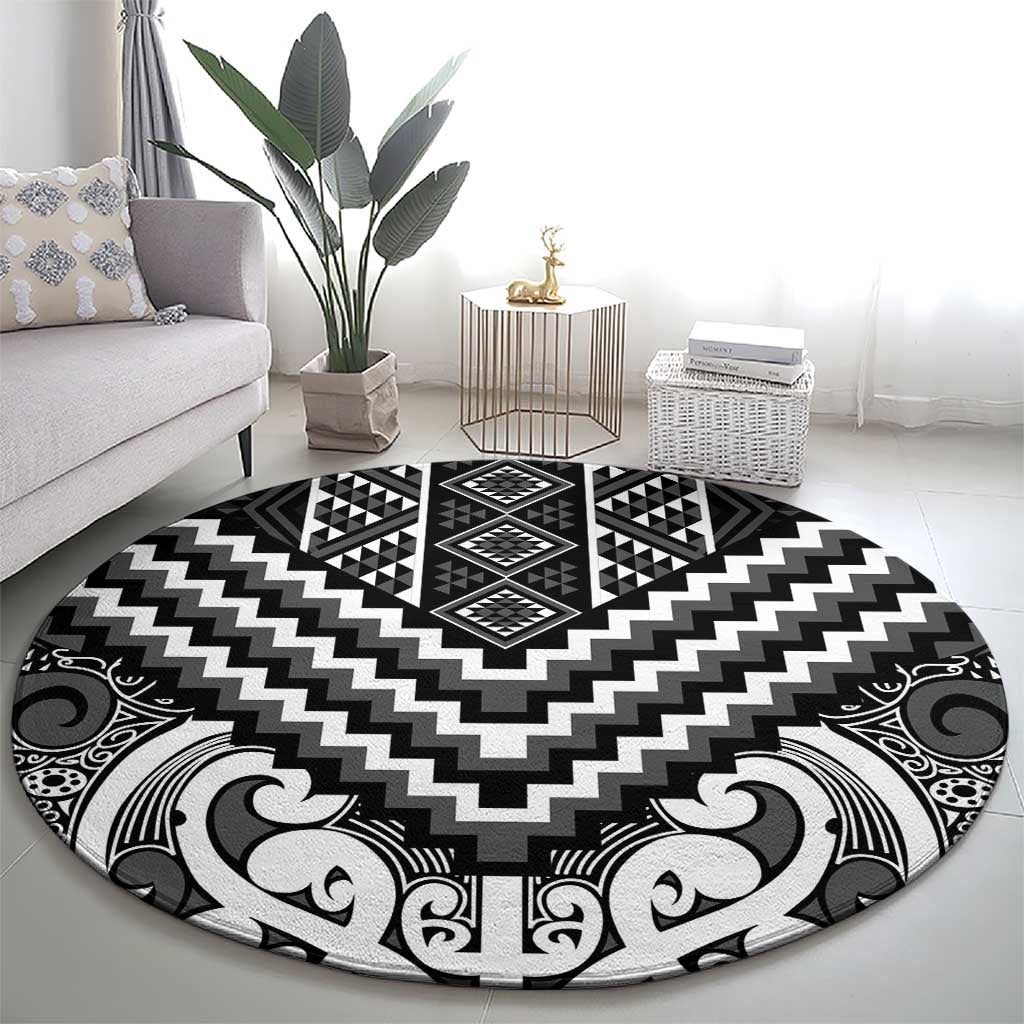 Maori Tukutuku Taniko Motifs Round Carpet Black Poutama Mix Kowhaiwhai