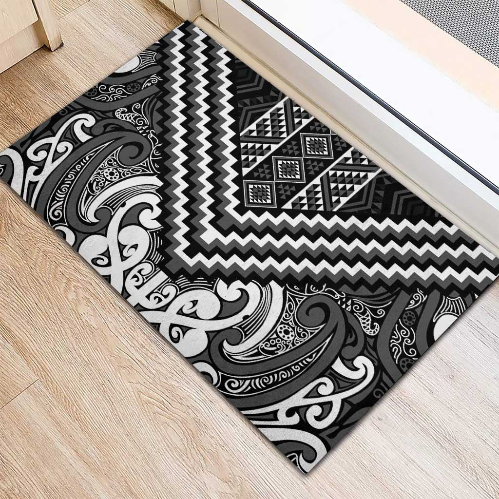 Maori Tukutuku Taniko Motifs Rubber Doormat Black Poutama Mix Kowhaiwhai