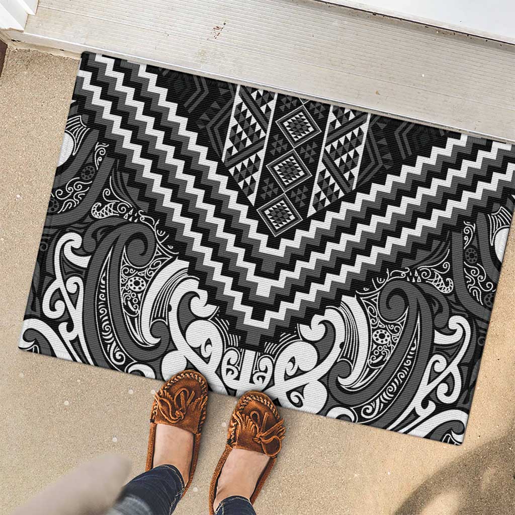 Maori Tukutuku Taniko Motifs Rubber Doormat Black Poutama Mix Kowhaiwhai