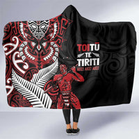 Aotearoa Toitu Te Tiriti Hooded Blanket Whakairo Wheku LT7 One Size Black - Polynesian Pride