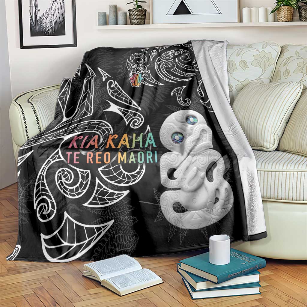 Kia Hara Te reo Maori Blanket Manaia Moko Pattern