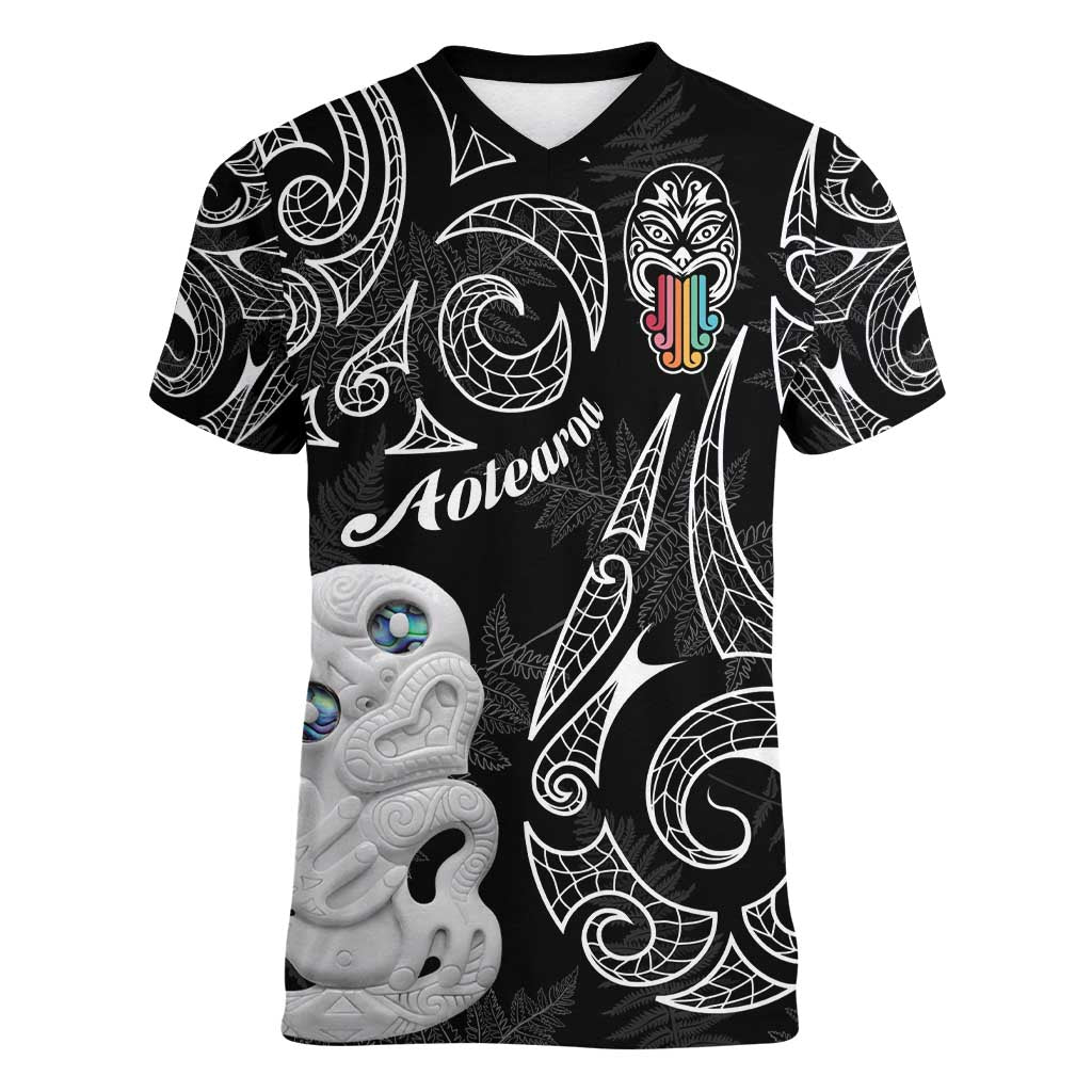 Kia Hara Te reo Maori Women V-Neck T-Shirt Manaia Moko Pattern