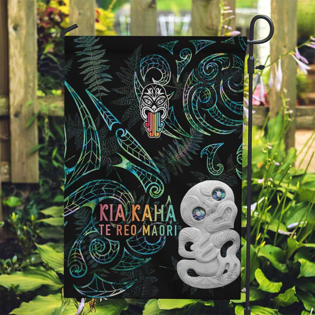 Kia Hara Te reo Maori Garden Flag Manaia Moko Mix Paua Shell LT7 Garden Flag Green - Polynesian Pride