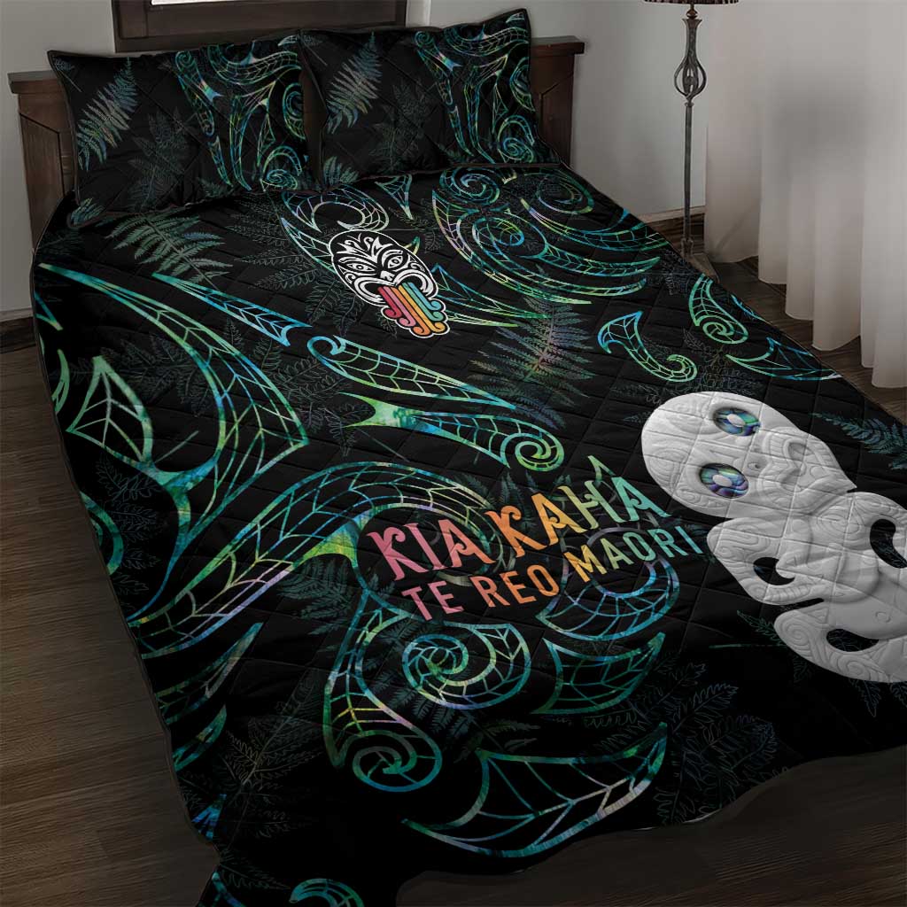 Kia Hara Te reo Maori Quilt Bed Set Manaia Moko Mix Paua Shell LT7 Green - Polynesian Pride