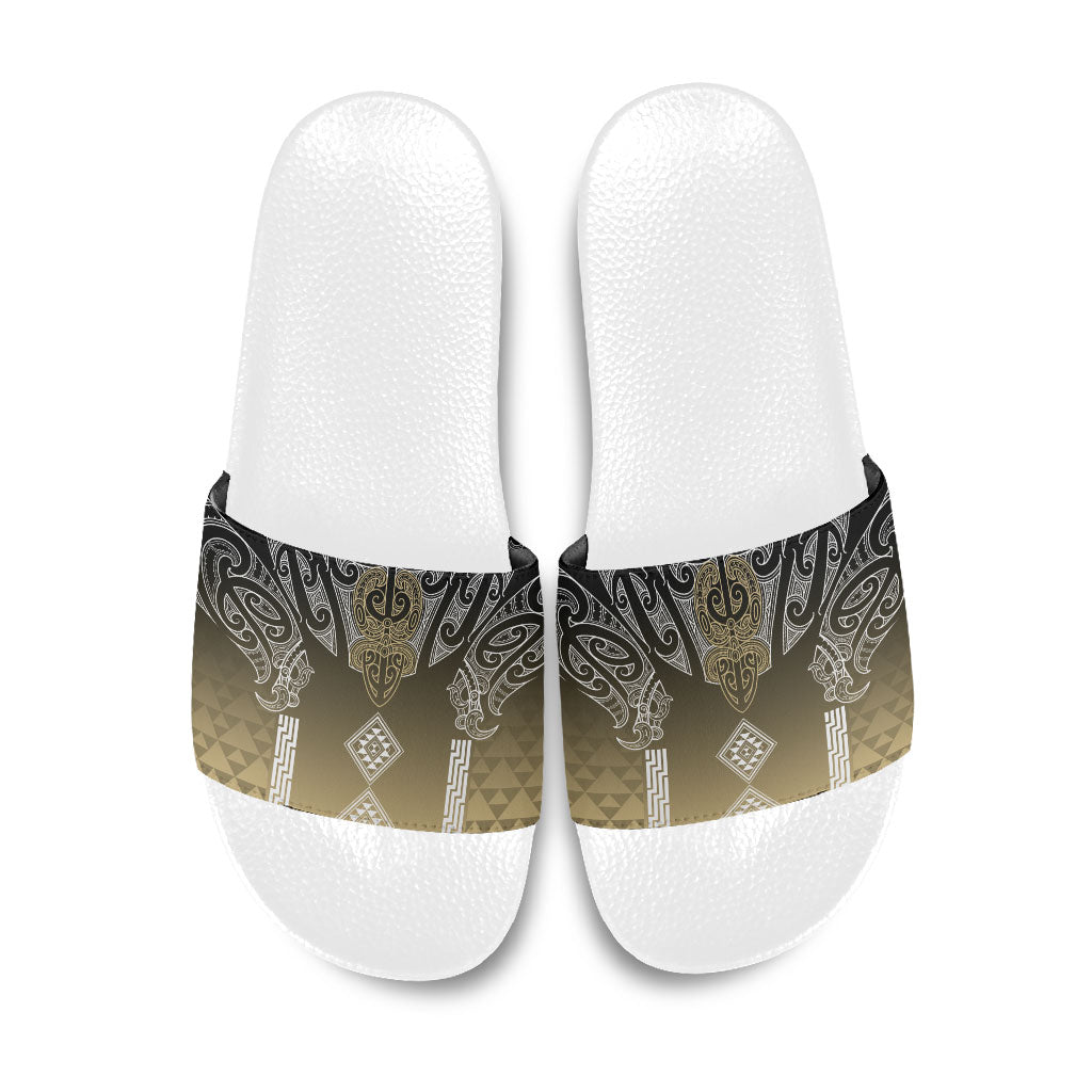 Aotearoa Maori Iwi Heritage Slide Sandals Waikato Tainui Parauri LT7 Earth Gold - Polynesian Pride