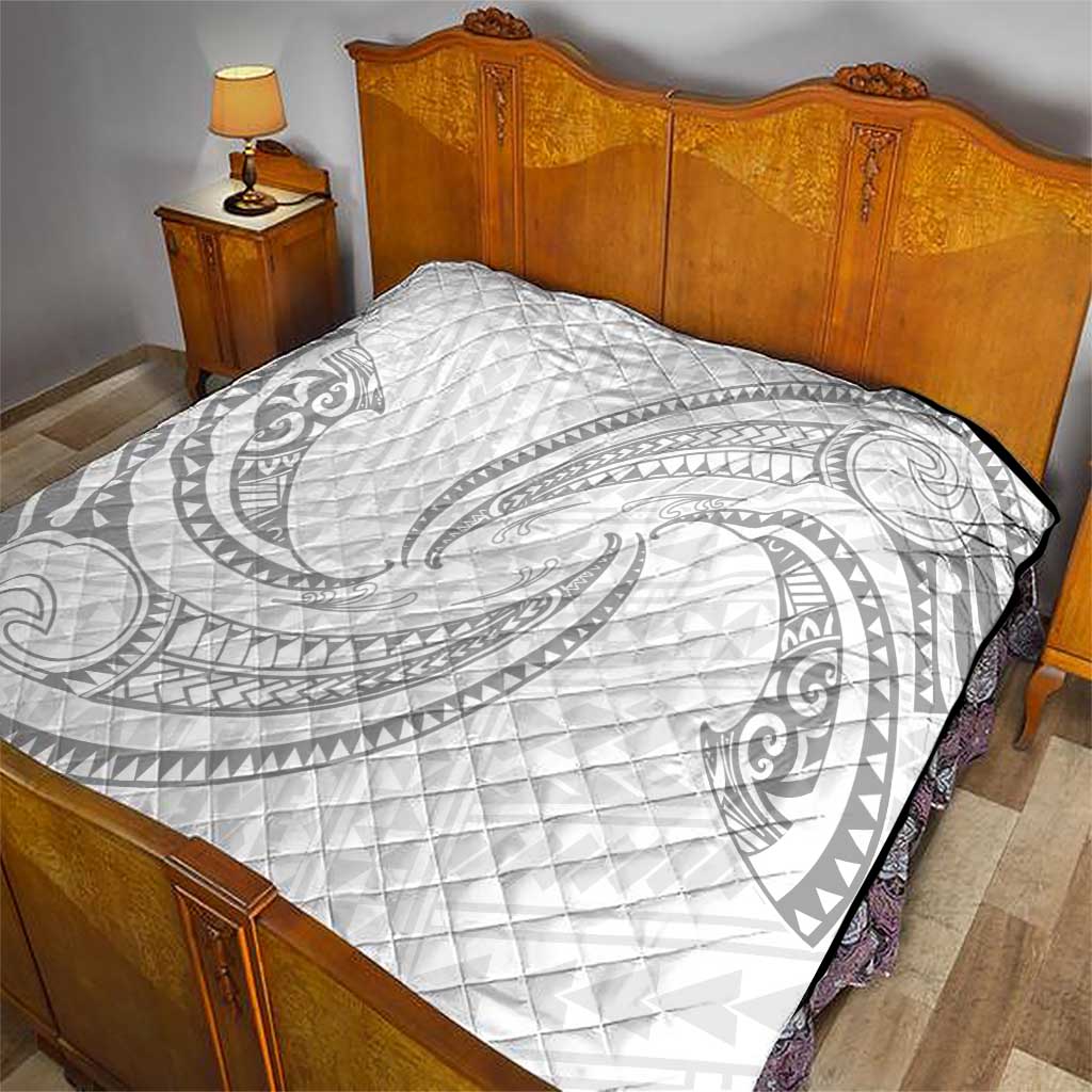 White Sunday Lotu Tamaiti Quilt Polynesian Wave Pastel Gray - Polynesian Pride